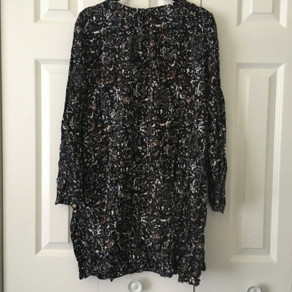 Lightweight Patterned Keyhole Shift Dress - Picture 5 of 8